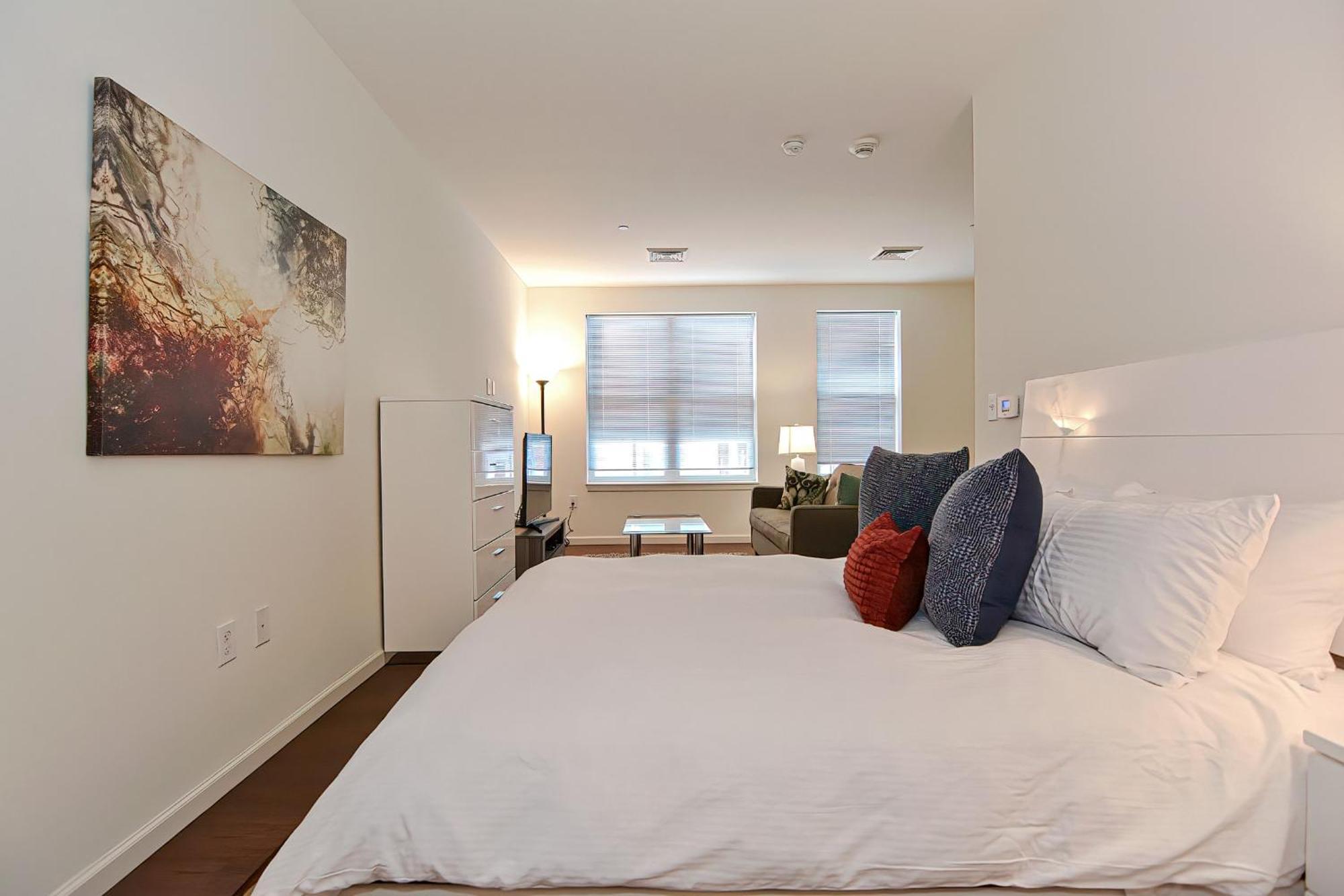 Global Luxury Suites East Boston Room photo